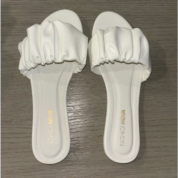 Fashion Nova White Slides - Picture 2 of 4